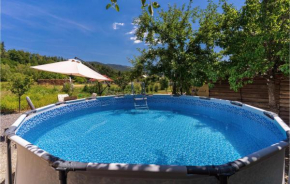 Awesome home in Fuzine with Jacuzzi, WiFi and 3 Bedrooms